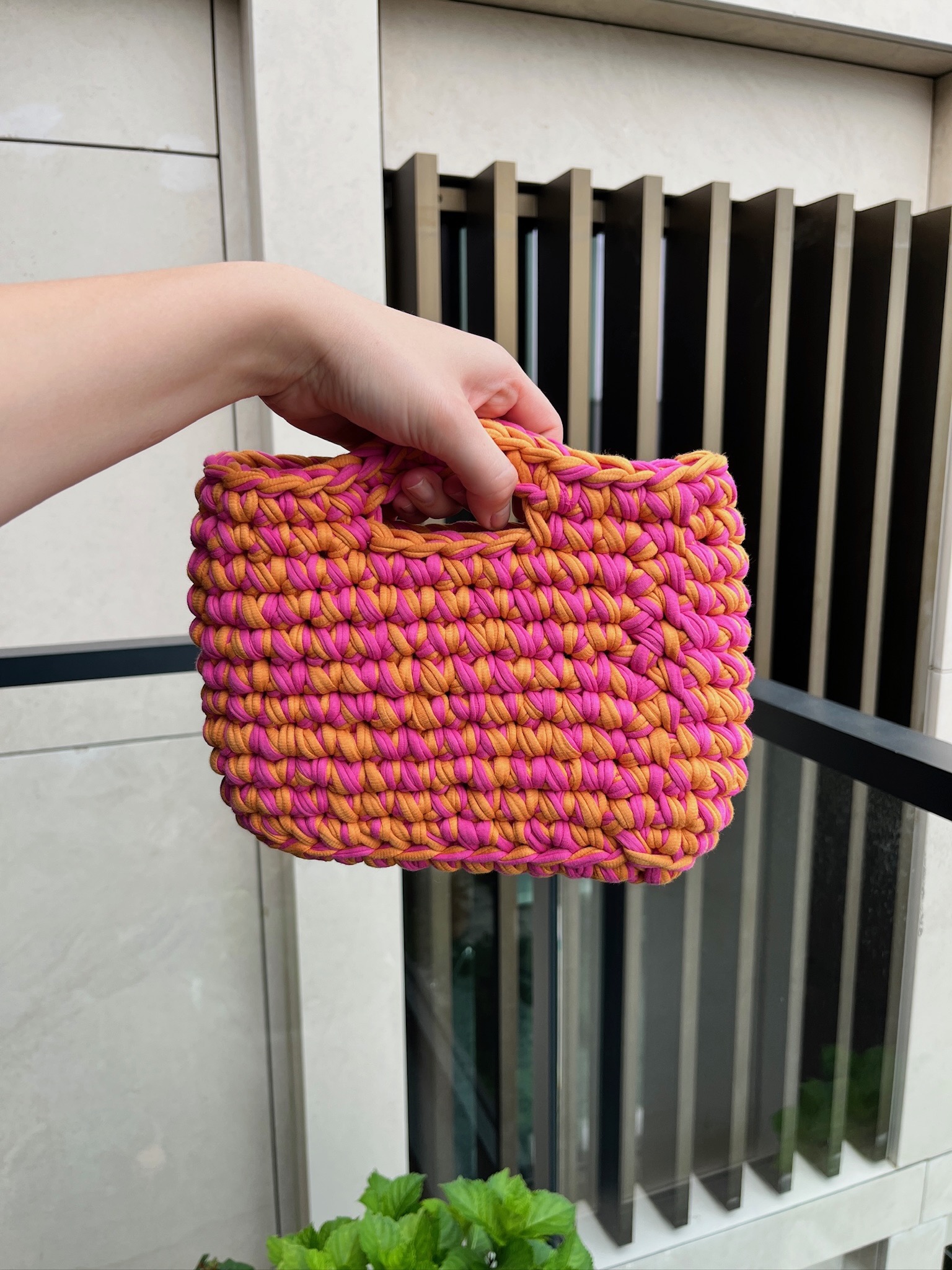 Belize - orange/pink